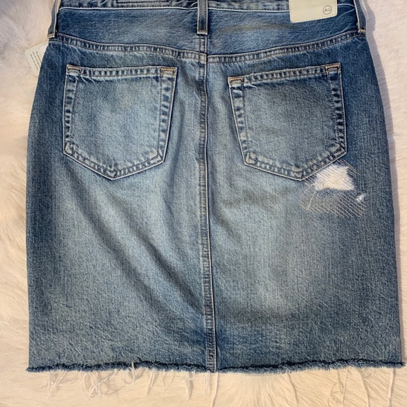 AG Erin Denim Skirt NWT Distressed 26 - Picture 4 of 4